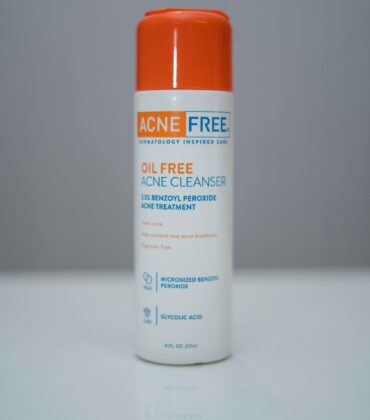 AcneFree Oil-Free Acne Cleanser (2.5% Benzoyl Peroxide – 237ml / 8 fl oz)