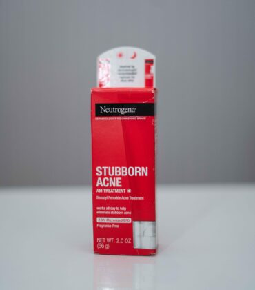Neutrogena Stubborn Acne AM Treatment – 2.5% Benzoyl Peroxide (2 oz / 56 g)
